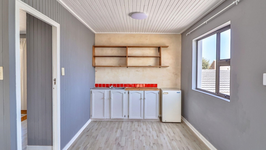 4 Bedroom Property for Sale in De Kelders Western Cape